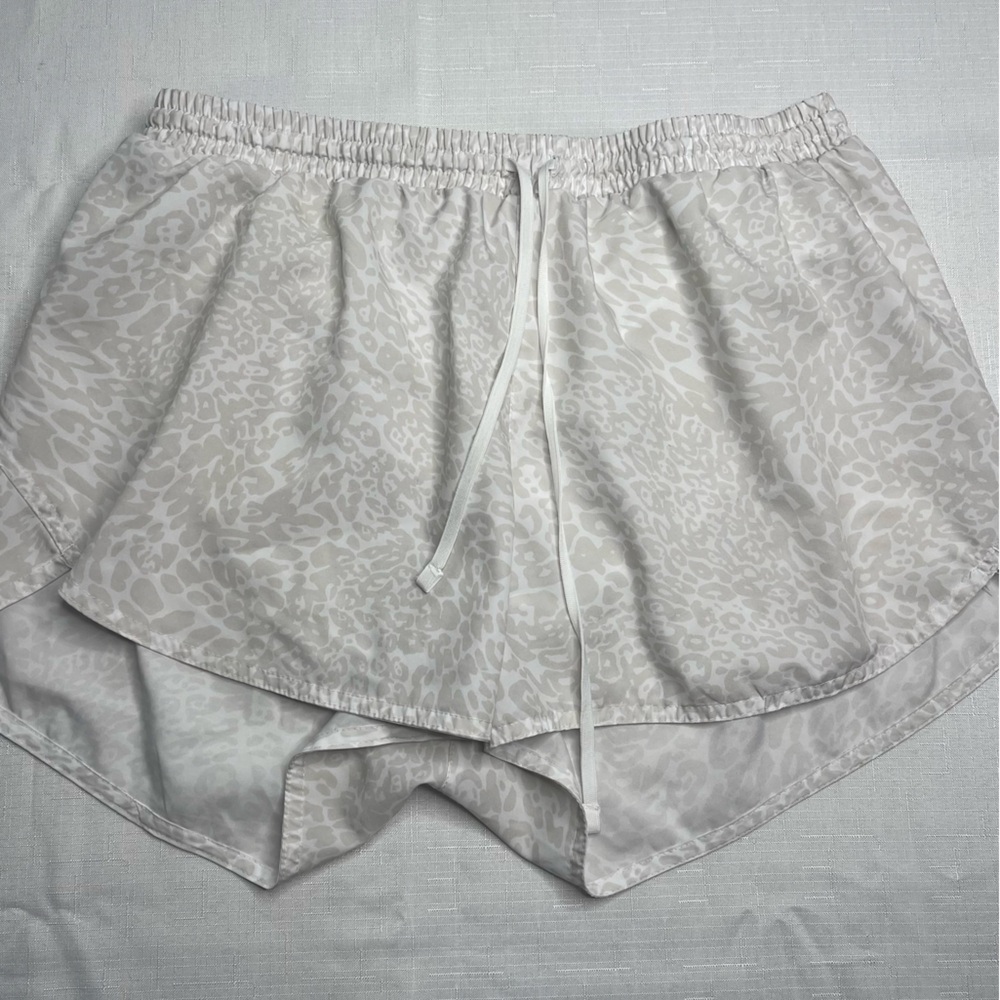 Women’s Old‎ navy active lined animal print athletic running shorts large